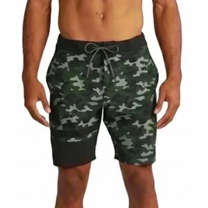 BYLT “Coastal Board Short” Green/Black Camo Print Size Large EUC!